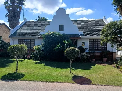 3 Bedroom House For Sale in Jeffreys Bay - Bnwk.webp