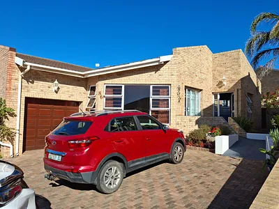 3 Bedroom Townhouse For Sale in Jeffreys Bay - fHm1.webp