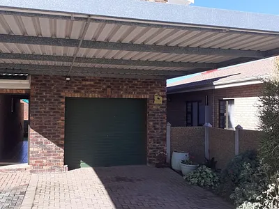 2 Bedroom Apartment To Rent in Jeffreys Bay - 38P8.webp
