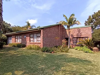 4 Bedroom House For Sale in Humansdorp - img
