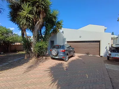 3 Bedroom House For Sale in Jeffreys Bay - img
