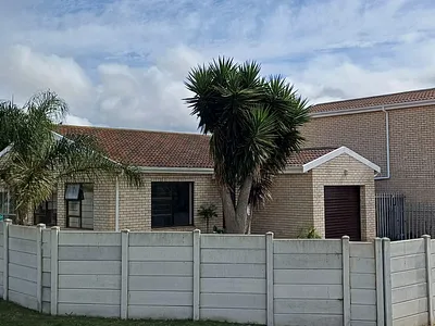2 Bedroom House For Sale in Jeffreys Bay - YfeA.webp