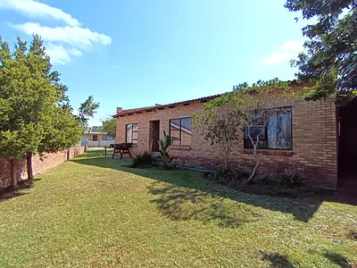2 Bedroom House For Sale in Jeffreys Bay - toKj.webp