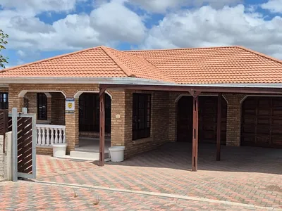 3 Bedroom House For Sale in Jeffreys Bay - DGal.webp