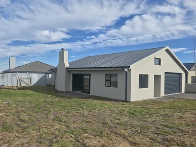 3 Bedroom House For Sale in Jeffreys Bay - 8jIV.webp