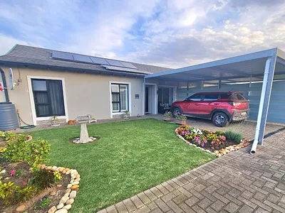 3 Bedroom Townhouse For Sale in Jeffreys Bay - wA0J.webp