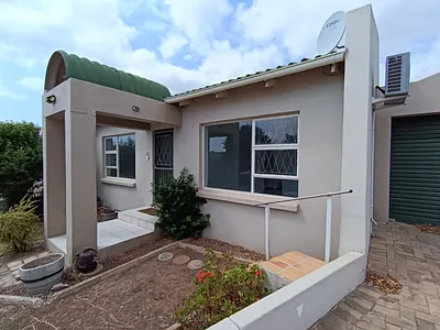 2 Bedroom Townhouse For Sale in Jeffreys Bay - lH5t.webp