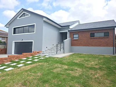 3 Bedroom House For Sale in Jeffreys Bay - OSjQ.webp