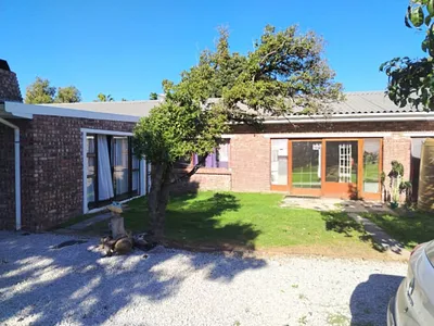 3 Bedroom House For Sale in Humansdorp - img