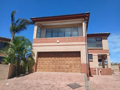 4 Bedroom Townhouse To Rent in Jeffreys Bay - 380t.webp