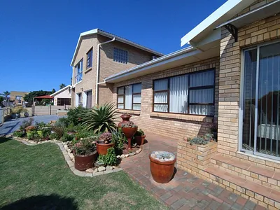 5 Bedroom House For Sale in Jeffreys Bay - img