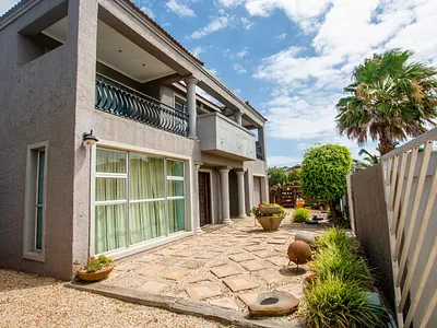 4 Bedroom House For Sale in Jeffreys Bay - 0k5c.webp