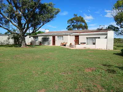 3 Bedroom House For Sale in Uitenhage - 0kue.webp