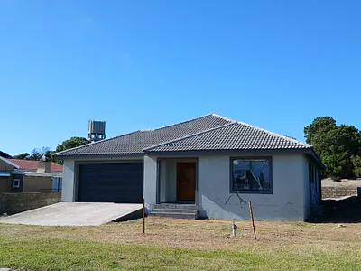 3 Bedroom House For Sale in Jeffreys Bay - 60tj.webp