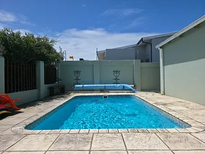4 Bedroom House For Sale in Jeffreys Bay - LxVJ.webp