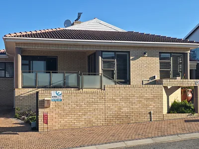 3 Bedroom House For Sale in Jeffreys Bay - kiSR.webp