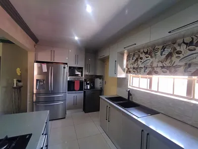 3 Bedroom House For Sale in Pretoria - img