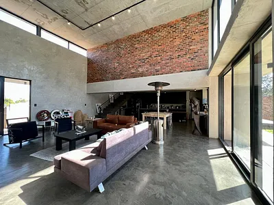 9 Bedroom House For Sale in Olympus AH, Pretoria - 7qlA.webp