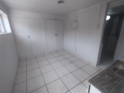 1 Bedroom Apartment To Rent in Durban - img