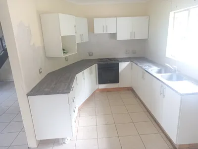 3 Bedroom House To Rent in Hillcrest - img