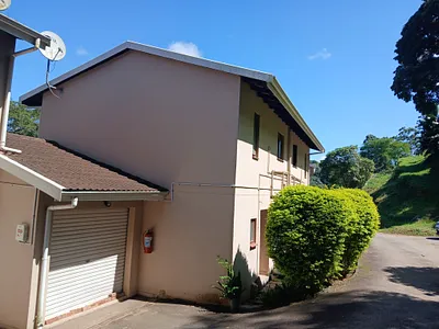 2 Bedroom Apartment For Sale in Pinetown - 1LxM.webp