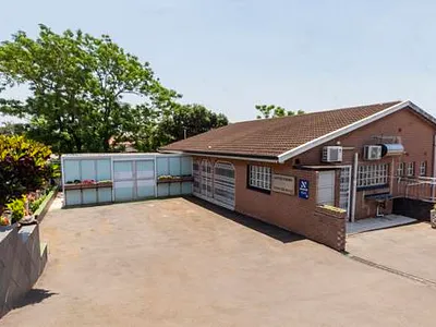 3 Bedroom Townhouse For Sale in Durban - 8CdM.webp
