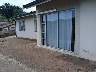 3 Bedroom House For Sale in Pinetown - CWHo.webp