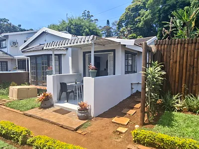 1 Bedroom Apartment To Rent in Kloof - img