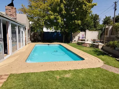 1 Bedroom Apartment To Rent in Somerset West - gdsZ.webp