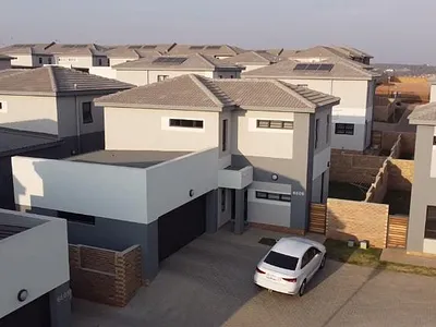 3 Bedroom House For Sale in Centurion - LgSx.webp