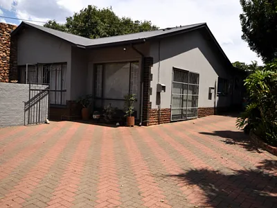 4 Bedroom House For Sale in Pretoria - c117.webp