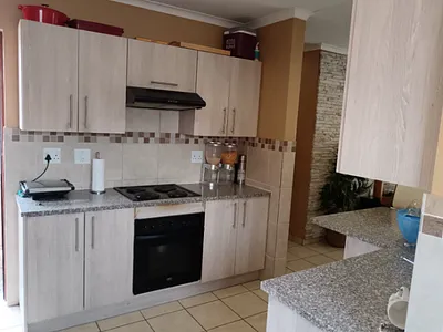 3 Bedroom Townhouse For Sale in Pretoria - 4v9I.webp