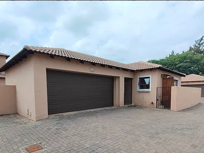 2 Bedroom Townhouse For Sale in Pretoria - lVNQ.webp