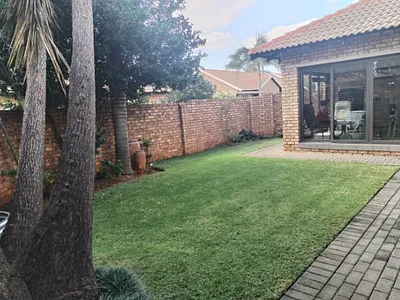 3 Bedroom Townhouse For Sale in Pretoria - D9SN.webp