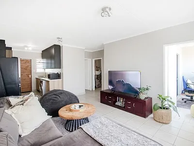 2 Bedroom Apartment For Sale in Midrand - img