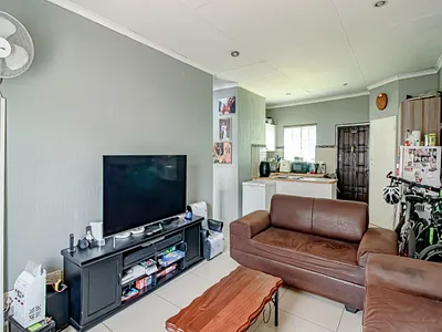 2 Bedroom Townhouse For Sale in Pretoria - img