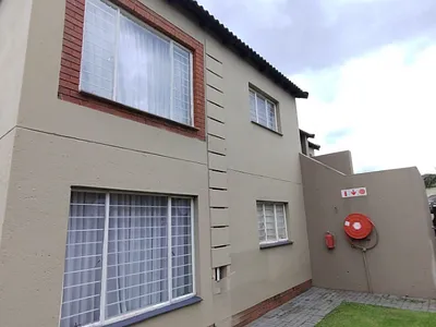 2 Bedroom Apartment For Sale in Pretoria - VFJd.webp