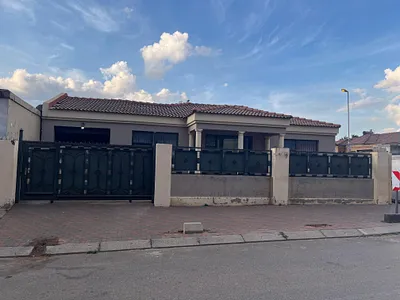 3 Bedroom House For Sale in Tembisa - jhNO.webp