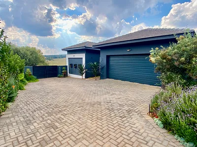 4 Bedroom House For Sale in Eye Of Africa, Eikenhof - hOt9.webp