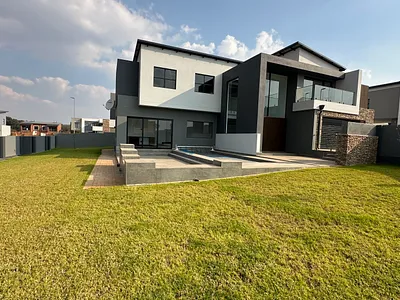 5 Bedroom House For Sale in Centurion - 41cv.webp