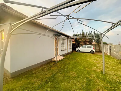 3 Bedroom House For Sale in Vanderbijlpark CE 3, Vanderbijlpark CE - MEbw.webp