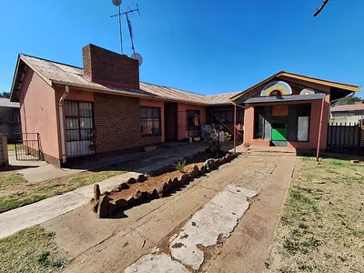 3 Bedroom House For Sale in Vanderbijlpark CE 3, Vanderbijlpark CE - kWm8.webp