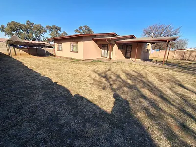 3 Bedroom House For Sale in Vanderbijlpark CW 4, Vanderbijlpark CW - U1J3.webp