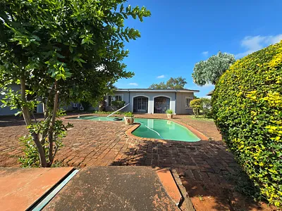 3 Bedroom Apartment For Sale in Meyerton - p6sb.webp