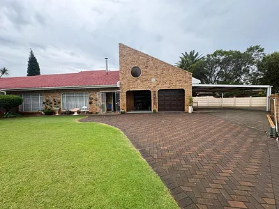 4 Bedroom House For Sale in Risiville, Vereeniging - img
