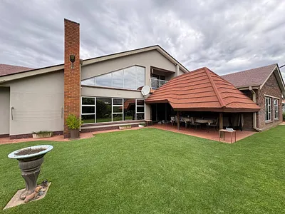 4 Bedroom House For Sale in Risiville, Vereeniging - fFhr.webp