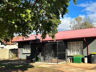 5 Bedroom House For Sale in Vereeniging - knFY.webp