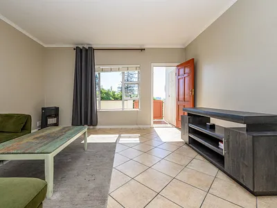 3 Bedroom Apartment For Sale in Port Elizabeth - img