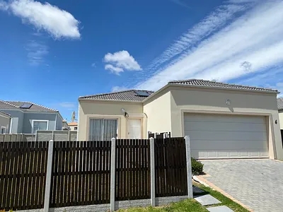 3 Bedroom Townhouse For Sale in Port Elizabeth - img