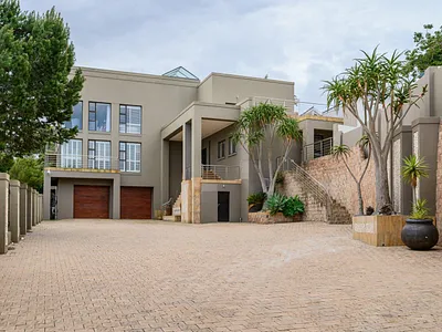 5 Bedroom House For Sale in Port Elizabeth - zDoe.webp